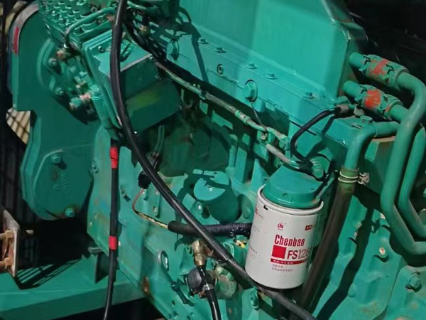 晴隆如何确定新的发电机组控制系统是否与原系统兼容？